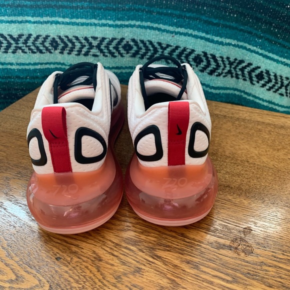 Women’s Nike Air Max 720 - Picture 3 of 4